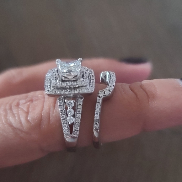 Diamond Engagement Ring & Band - Picture 3 of 6